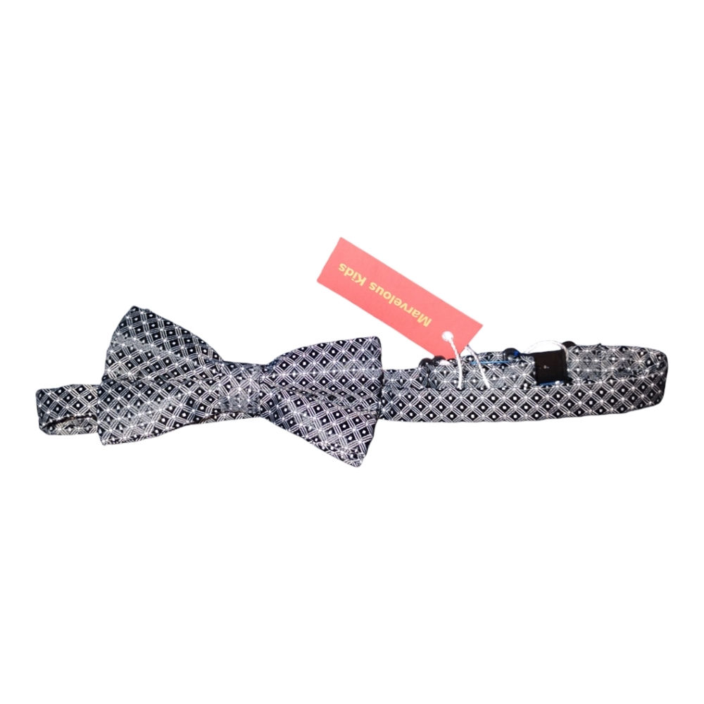 Marvelous kids bow tie nwt